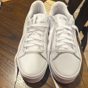 PUMA Women's Smash Platform V3 Sneaker